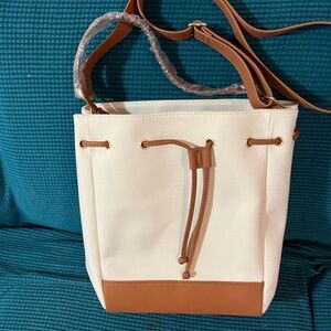 Thirtyone Crossbody White Bucket Purse